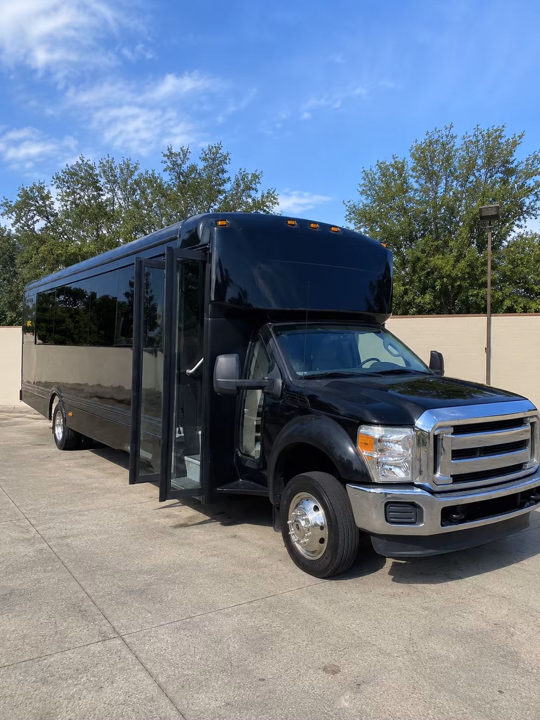 plano 20 passenger party bus